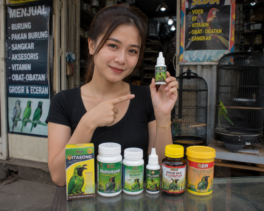 Vitamin Terbaik untuk Burung Cucak Ijo: Panduan Jenis, Manfaat, & Aturan Pakai Vitamin Terbaik Untuk Burung Cucak Ijo